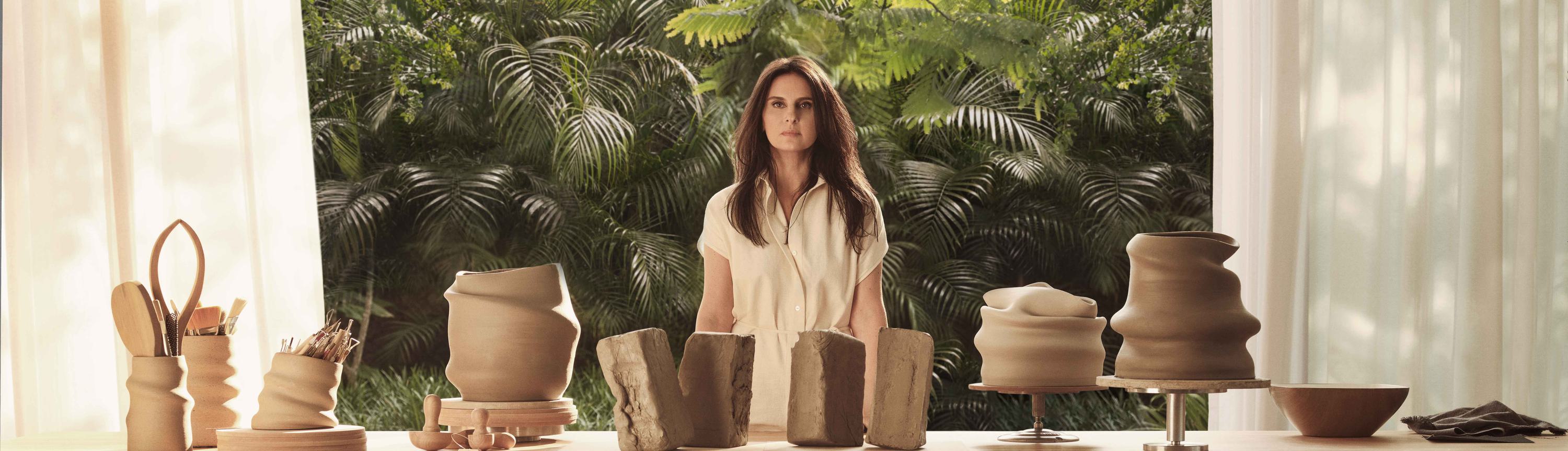 Issa Designer Paseos Planter - Landscape Forms
