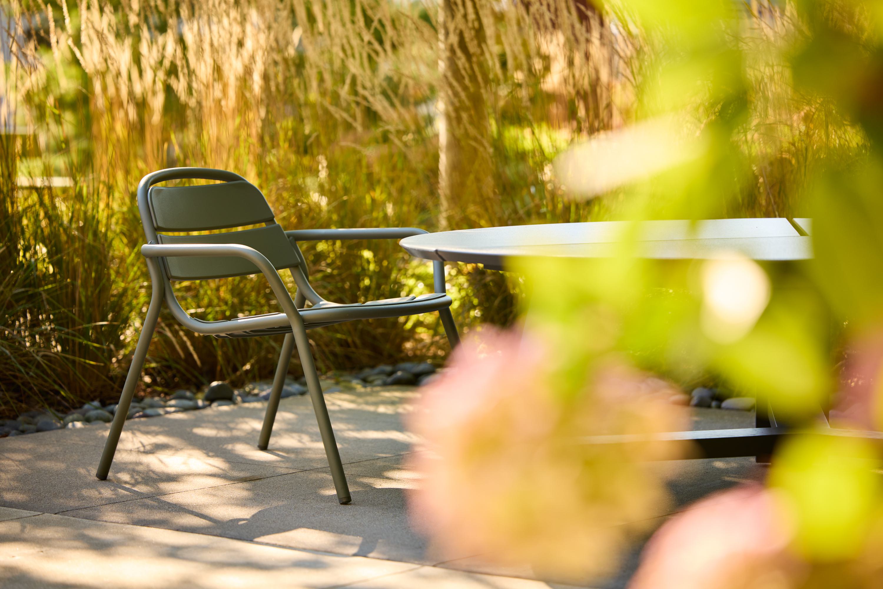 21 Lounge Chair