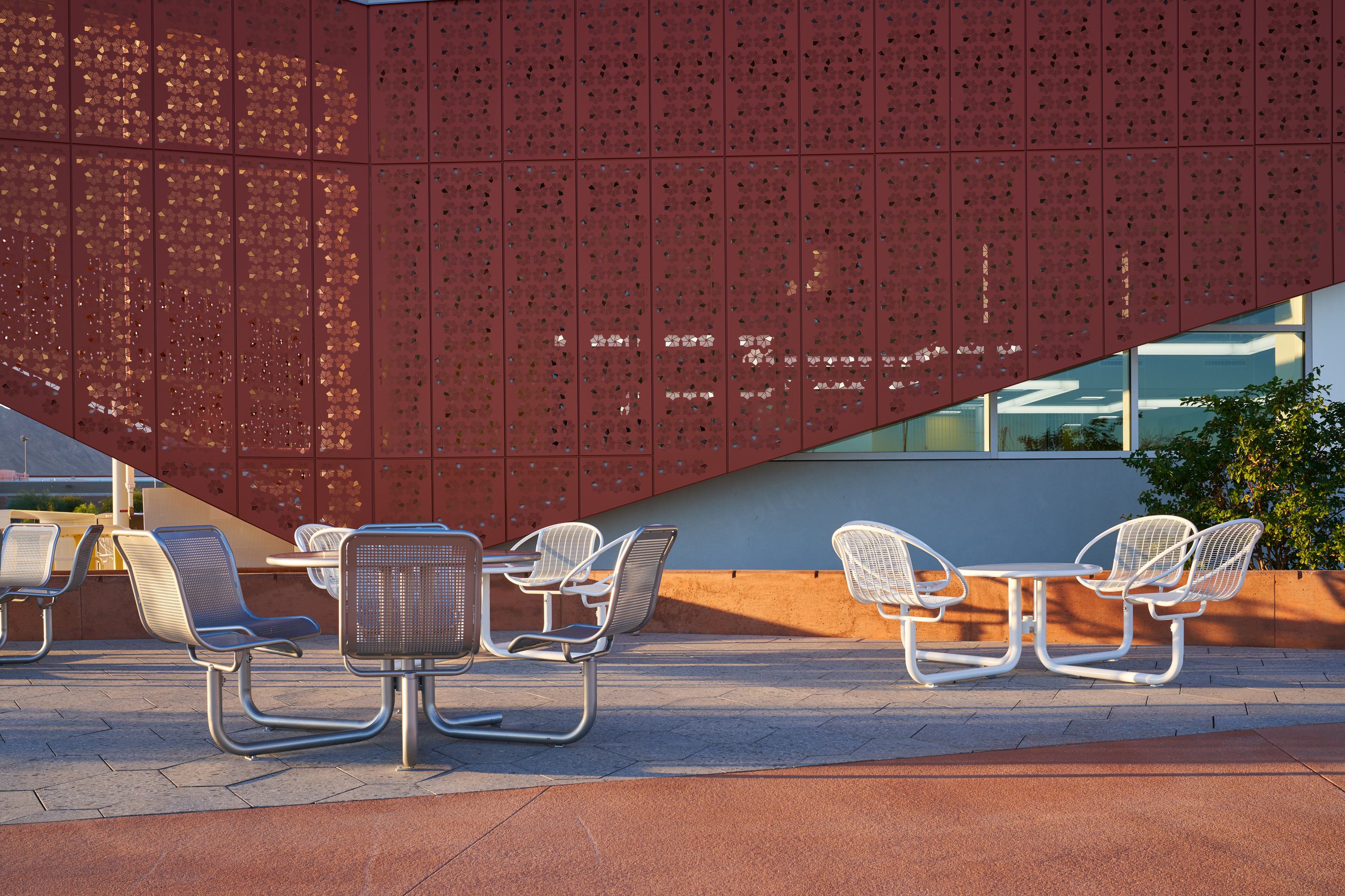 Carousel Table - Landscape Forms
