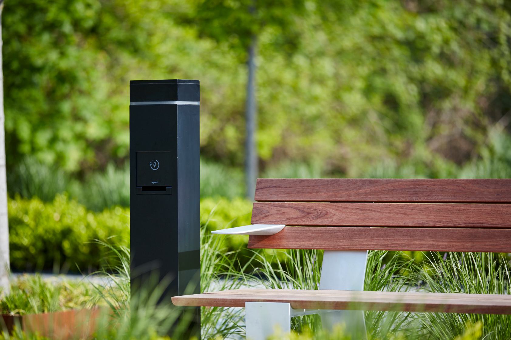 Charging Station with Accent Light