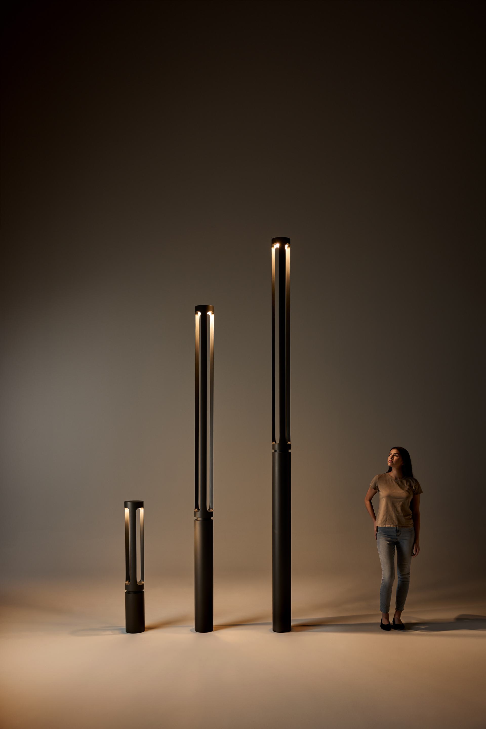 Feature Column Light Outline Column Light - Landscape Forms