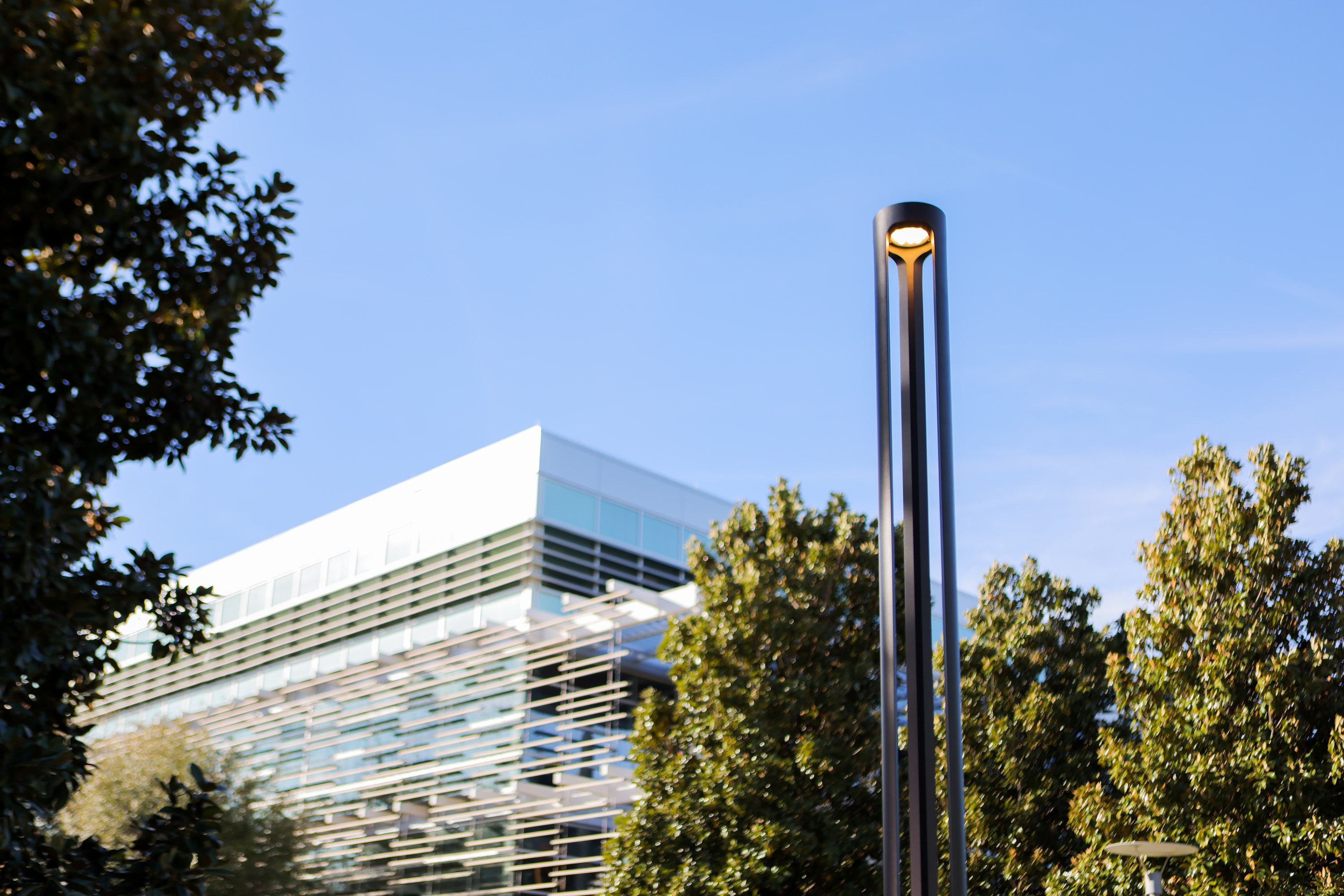 Outline Column Light - Landscape Forms