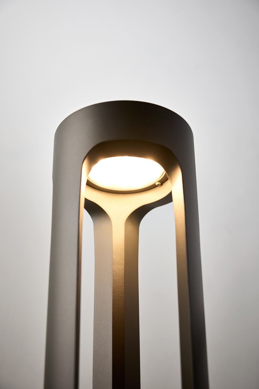 Feature Column Light Outline Column Light - Landscape Forms