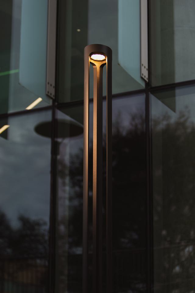 Lighted Column Example Outline Column Light - Landscape Forms